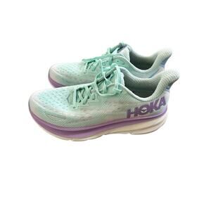 HOKA Clifton 9 Athletic Shoes Womens Size US 10.5B Wide Ocean Lilac